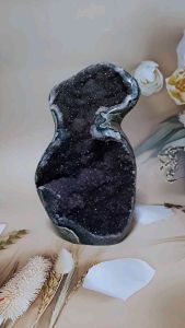 KRISTAL SG: Uruguay Exotic Colour Crystal 乌拉圭. 特级彩晶奇石镇(深梅红)