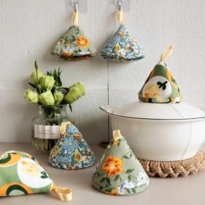 HETU070703. High Temperature Resistant Pot Lid Cap Nonslip Mini Triangle Pot Handle Cover Durable Polyester Fiber Triangle Pot Hat for Kitchen Cooking Baking