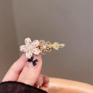 กิ๊ฟติดผมซากุระประดับพลอยเทียมไข่มุกหวานสไตล์เกาหลีใหม่สำหรับผู้หญิงกิ๊บปากเป็ดดอกไม้กิ๊บติดผมม้าข้างตามอารมณ์