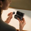 DJI Mic Mini (2 TX + 1 RX + Sạc Trường Hợp) Pin Mic Không Dây Ultralight Chất Lượng Cao Âm Thanh 48 Giờ Sử Dụng Tiếng Ồn Hủy Bỏ Tự Động Giới Hạn Chức Năng Micro không dây Cho Máy Ảnh/iPhone/Android Vlog Chụp Streaming. 