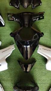 ชุดสีwave110iตัวเก่า(ปี2009)สีดำตัดขาว มีจำนวน13ชิ้น