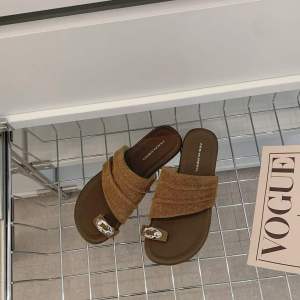 [Free Shipping] Flip-Flops 2026 Summer Single-Strap Toe-Loop Breathable Flat Lazy Vacation Outdoor Half-Slip Roman Sandals