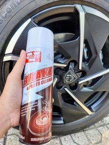 Chai xịt vệ sinh tẩy rửa bố thắng phanh xe Brake 500ml