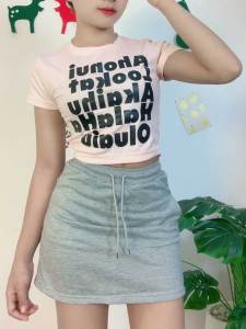 ชุดเซ็ตแฟชั่น เสื้ออักษรเก๋ๆ+กระโปรงยีนส์รัดรูป ลุคสดใสมีสไตล์