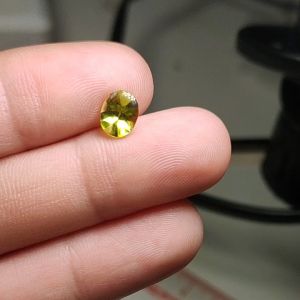 095 (a) ĐÁ PERIDOT (THIÊN NHIÊN)