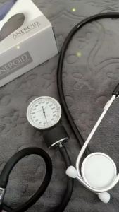 professional-grade AKIRO Sphygmomanometer Manual Cuff Aneroid Stethoscope Monitor