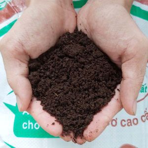 Phân trùn quế nguyên chất sàng mịn giảm ẩm và bổ sung vi sinh