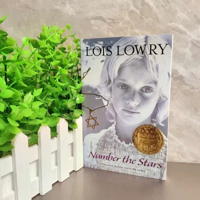 Number The Stars By Lois Lowry (HarperCollins Childrens Modern Classics)