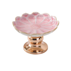 LIANG European Style Ceramics Candle Stand Exquisite Romantic Candle Holder Craft Light Luxury Candlestick Office