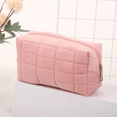 Pouch Kosmetik Lucu Warna Macaroon Kotak Pensil Sleting Velvet Aesthetic Pastel Tempat Pensil Bulu Bentuk Bantal Kotak Cute Make Up Pouch Travel AVVET