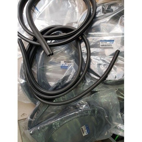 gio%C4%83ng%20khung%20c%E1%BB%ADa%20hyundai%20i10%20grand%20-%20Image%204