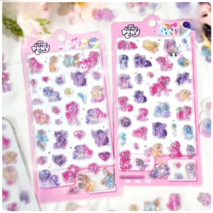 DE9H คุณภาพระดับสูงสุด สติ๊กเกอร์มายลิตเติ้ลโพนี่ สีสันสดใส ดีไซน์คริสตัล รูปลอกนูน ของเล่นเด็ก ความสนใจ 3D ลายสติ๊กเกอร์การ์ตูน ของตกแต่งสำหรับเด็ก