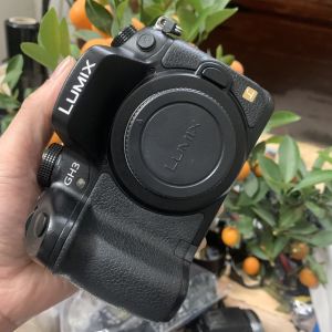 Máy ảnh Lumix GH3 kèm ống kính 14-42 màn hình lật có wifi