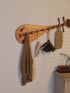 Sacesr Walnut Hanger Creative Pipa Design Luxury Wall Coat Racks Living Room Aesthetic Art Wooden Clothes Hanger Interior Furniture 4P6B8