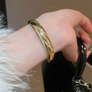 CC Wardrobe Exclusive Rich Girl 18K Gold Crystal Bracelet Luxury Fashion Jewelry for Women