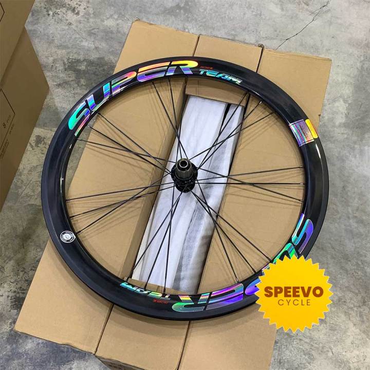 AEROSPOKE ロード用シマノ10速フリー　タイヤ付き　ハブゴリ感多少あり AEROSPOKE ロード用シマノ10速フリータイヤ付きハブゴリ感多少あり