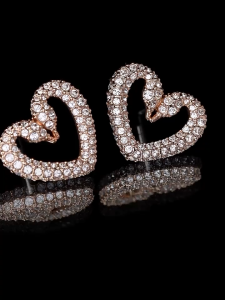 SWAROVSKI หรูหรา T1 Una กุหลาบทองรูปหัวใจต่างหูเพชร ต่างหูแฟชั่นสตรีเงินสเตอร์ลิง S925