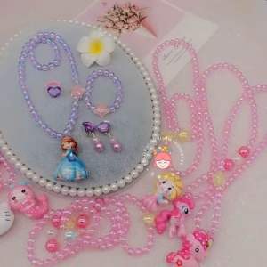 Ready Stok 🇲🇾1 Set (5pcs)Children LED Princess Necklace Bracelet Set 儿童公主带灯款项链手链套装are
