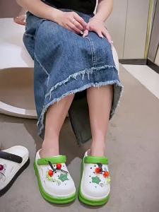 [Free Shipping] Womens summer outdoor clogs cute cherry design thick-soled height-increasing 2025 new style non-slip closed-toe sandals