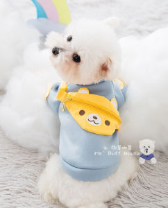 เสื้อสุนัข เสื้อหมา เสื้อแมว มีลูกเล่นคาดสายสะพาย กระเป๋าหลอก ตัวนูนผิวเรียบเสื้แดงคอปกผูก โบว์ (ห้องแอร์และฤดูหนาว)