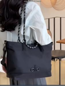 Rectangular Casual Office Bag Lightweight Wrinkle Resistant Fabric Multi Layer Storage All Match School Travel Messenger Bag