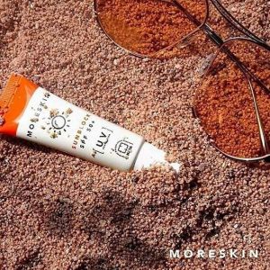 Moreskin Sunblock SPF 50+ - Perlindungan Kulit dari Sinar UVA dan UVB - Perlindungan Diri dari Paparan Sinar Matahari - Skincare Nasa - Tabir Surya - Cosmetic Nasa - Kosmetik Herbal Online