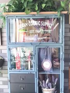 Display Cabinet American Bucket Cabinet Industrial Style Storage Cabinet Creative Iron Cabinet Character Display Cabinet Locker