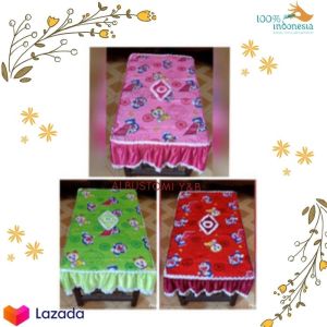 GRATIS ONGKIR PROMO Taplak Meja Motif Hello Kitty / Taplak Meja Modern minimalis karakter.\nPROMO Taplak meja tamu saten karakter doraemon hello kitty/ Taplak Meja Doraemon Modern