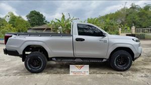 บันไดข้างออฟโรดสไตล์ GR  ทราโว่ Hilux travo 2025-2027 บันไดข้างอ๊อฟโพสต์แบบ hilux travo 2025-2026 GR style off road 4x4 side step