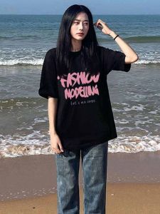 T-Shirt Wanita Lengan Pendek Hitam Motif Huruf - Katun Tipis Bernapas  Desain Oversize Slim Fit Tren Korsel 2025  Baju Kasual Kerah Bulat Gaya Imut Manis & Kelas Atas  Modis  Serbaguna  Tops  Nyaman  Ramah kulit   Ukuran besar  Womens Clothing  Eksklusif