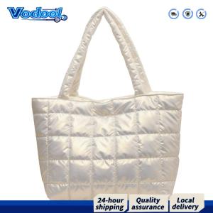 กระเป๋าสะพายข้างผู้หญิงแบบ Cloud Bubble ขนาดใหญ่ พื้นผิวเงา สำหรับช็อปปิ้งและเดินทาง