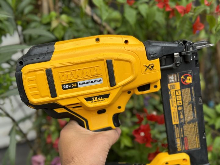 M%C3%A1y%20b%E1%BA%AFn%20%C4%91inh%20Dewalt%20DCN680%20h%C3%A0ng%20USA%20l%C6%B0%E1%BB%9Bt%20-%20Image%203