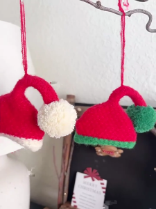 Mini Christmas Hat Ornament Soft Knitted Fabric Festival Tree Decoration For Holiday and Home Party