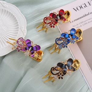 GUDAN อารมณ์ที่ดี เรโทร คลิปผมแม่ ดอกไม้ประดับดอกไม้ เครื่องมือทำผม เหมาะกับการแต่งตัวทุกสไตล์ กิ๊บติดผมสไตล์เกาหลี เครื่องประดับผมผู้หญิง กิ๊บปากเป็ดพลอยเทียม กิ๊บติดผมรูปผีเสื้อ