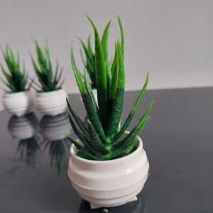 Bunga Plastik Hias Tanaman Pot Palsu Dekorasi Lidah Buaya