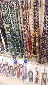 kalung batu dayak
