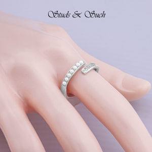 [Studs & Such] 925 Silver Simple Geometry Adjustable Wrap Ring With Shell Pearls & Cubic Zirconia