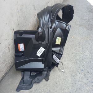 CHẮN BÙN LÒNG DÈ/CUA LỐP TRƯỚC TOYOTA FORTUNER 2013-2015 2017-2019