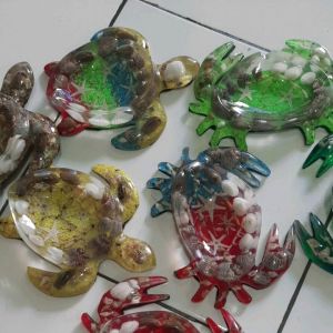 Asbak Model Binatang Laut Bahan Fiber: Desain Unik untuk Hiasan Meja Tamu / Kantor