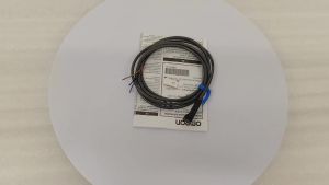 ใหม่และเป็นของแท้ สวิตช์ความใกล้ชิด Omron 1M E2S-Q11 E2S-Q13 E2S-Q15 Q21 Q22 Q23 Q25 Q23B