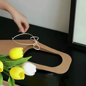 Flower Bouquets Bags Handle Kraft Paper Flower Packaging Bag Elegant and Practical Valentines Day Gift Wrapping