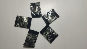 Campus Batman Flip Coin Shooter แคมปัสที่ยิงเหรียญดีดแบทแมน (แบทแมนชู้ตเตอร์) 5 ซองสุ่ม (เลือกสีไม่ได้ ยังไม่เปิดซอง)