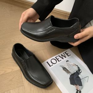 QXshop  สุดคุ้ม รองเท้าคัทชูสีดำ งานทรงสวยสุภาพใช้ใส่เรียน ทำงาน หรือใช้งานด้านอื่นได้เลย วัสดุเป็นยางน้ำหนักเบาทนทานใช้งานดีมากในช่วงหน้าฝน พร้อมจัดส่งวันนี้