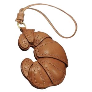 Stylish Leather Croissant Shaped Keychain Fashionable Women Girls Key Holder Handmade Bag Decoration for Daily Use