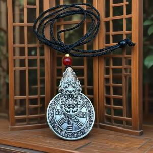 已开光 招财 复古山鬼花钱吊坠貔貅中式男女八卦铜钱创意平安可旋转挂件礼物 A Retro Mountain Ghost Money Pendant for Attracting Wealth A Chinese-style Copper Coin with The Eight Trigrams for Men and Women A Creative Peace and Rotatable Pendant Gift