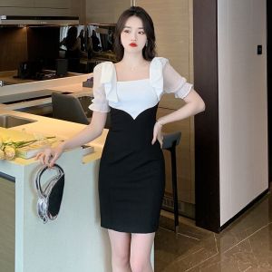 Gaun ramping sambungan hitam dan putih lengan puff retro leher persegi/dress korea