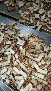 Kẹo chuối kẹp bánh tráng 400g