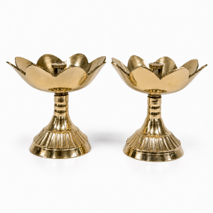 Brass Lotus Diya Oil Lamp | Traditional Pooja Vilakku for Home Temple Prayer & Festive Décor | Size - 2*2 Inches (Pack of 1 pc)