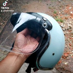 Helm Vespa Retro Soft Blue: Helm Berkualitas Tinggi untuk Pengendara Motor