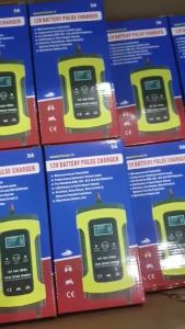 Máy sạc bình ắc quy 12V FOXSUR SẠC NHANH có chức năng khử sunfat màu ngẫu nhiên